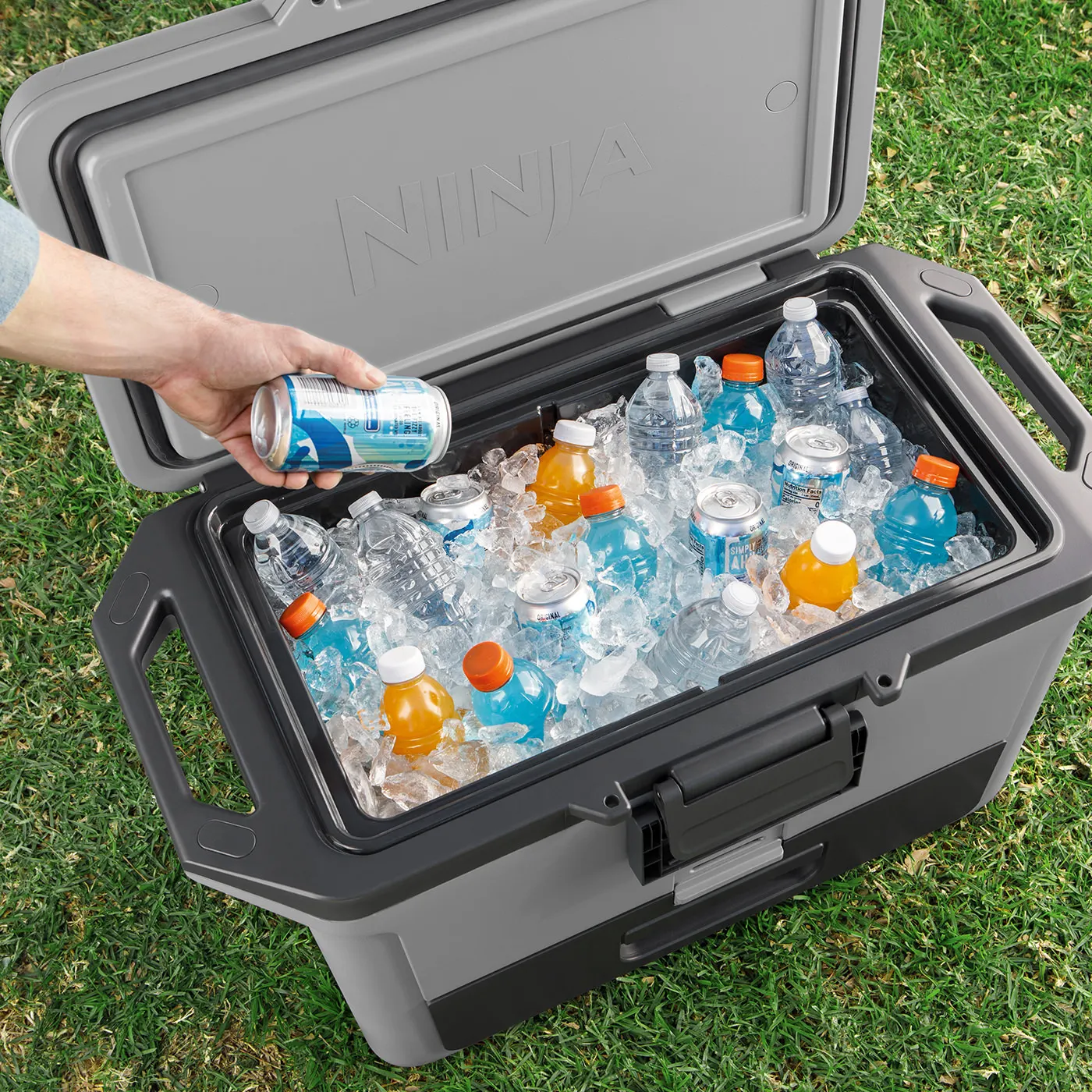Integrated dry storage drawer