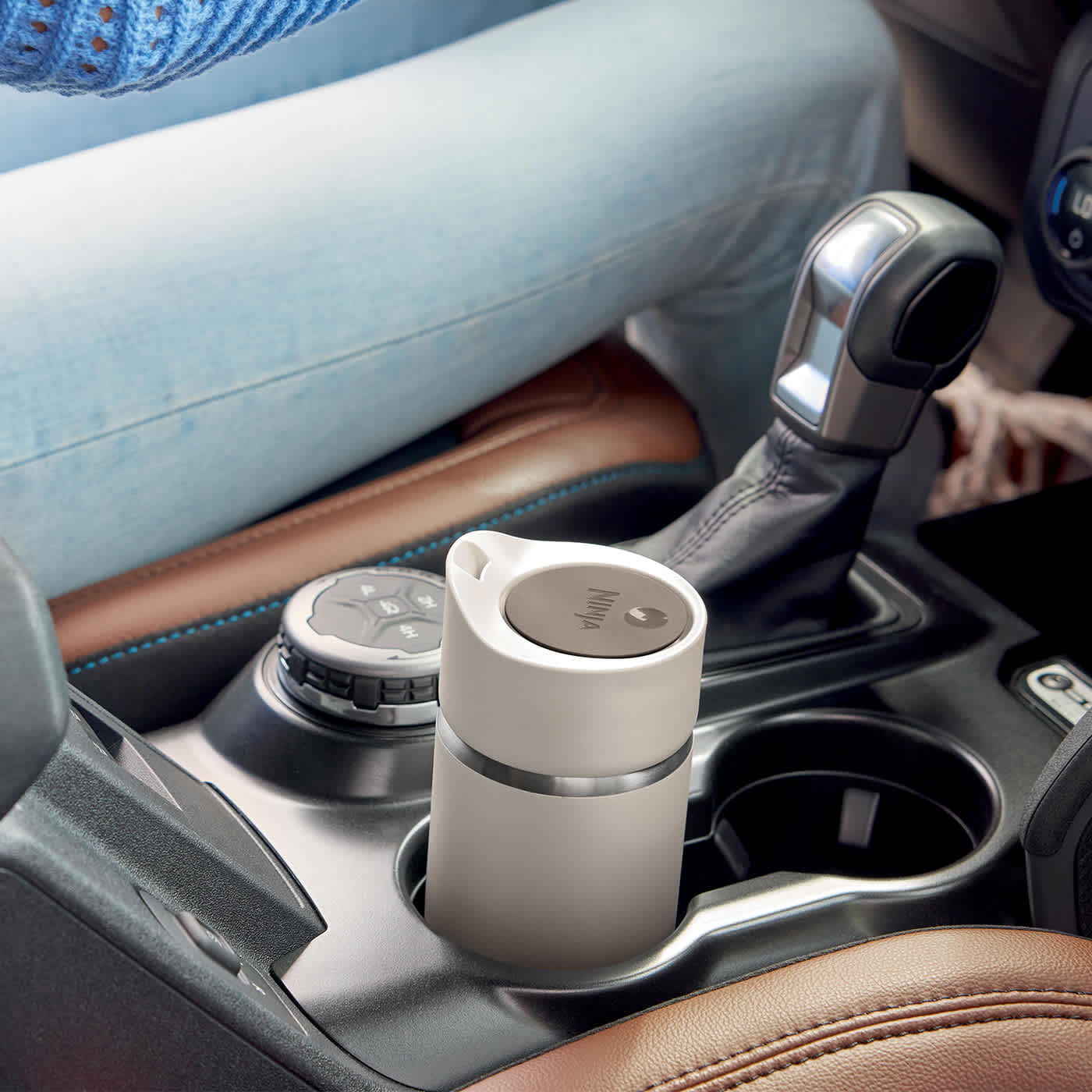 Travel mug with leak-proof lid, made BPA-free