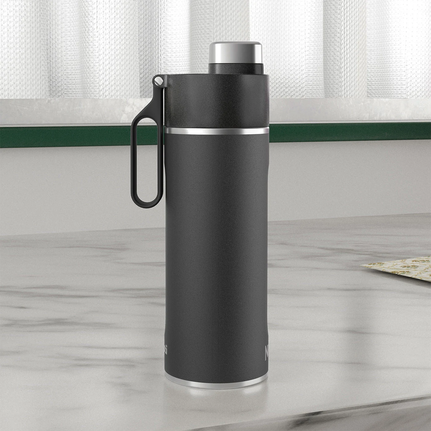 Maintains hot, cold and fizzy drinks for longer
